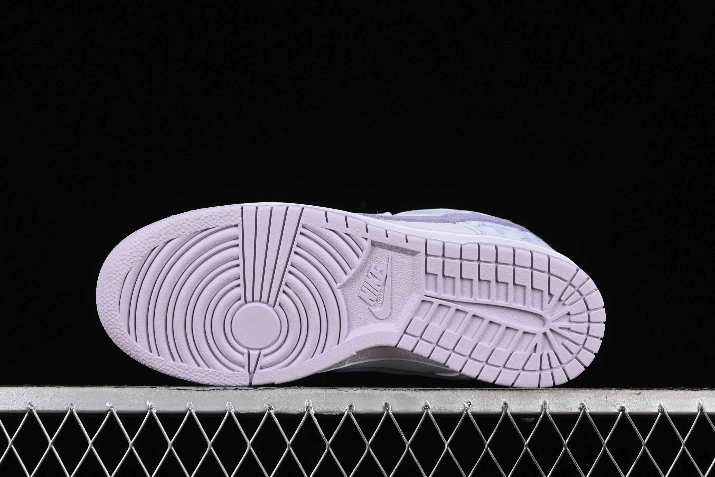 All categories Nk SB Dunk series Nk SB Dunk Low low-top sneakers Nk SB Dunk Low Prm white and light purple color SB smashed backboard fashion casual sneakers DM9467-500